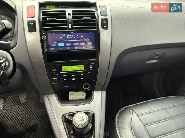 Серый Хендай Туксон, объемом двигателя 2 л и пробегом 248 тыс. км за 6599 $, фото 15 на Automoto.ua