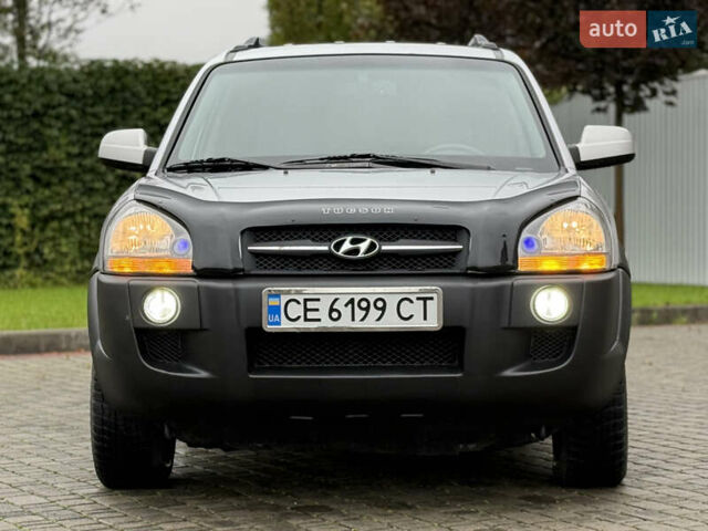 Сірий Хендай Туксон, об'ємом двигуна 1.99 л та пробігом 252 тис. км за 7700 $, фото 5 на Automoto.ua