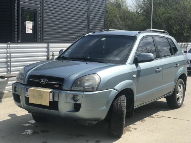 Серый Хендай Туксон, объемом двигателя 2 л и пробегом 240 тыс. км за 8100 $, фото 8 на Automoto.ua