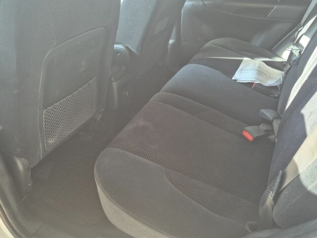 Сірий Хендай Туксон, об'ємом двигуна 2 л та пробігом 250 тис. км за 4132 $, фото 5 на Automoto.ua