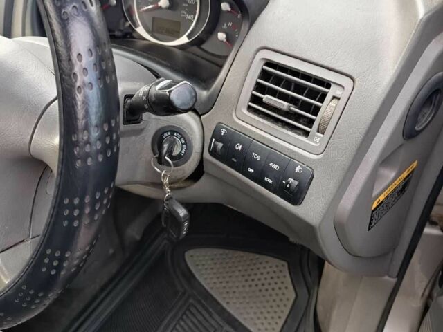 Серый Хендай Туксон, объемом двигателя 2 л и пробегом 196 тыс. км за 3500 $, фото 11 на Automoto.ua