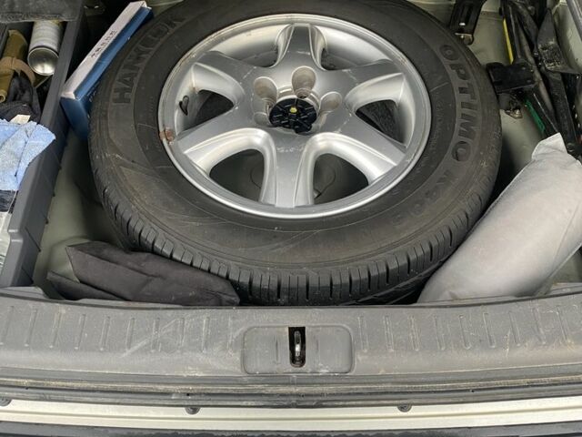 Серый Хендай Туксон, объемом двигателя 2.7 л и пробегом 172 тыс. км за 7500 $, фото 12 на Automoto.ua