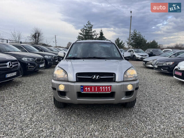 Серый Хендай Туксон, объемом двигателя 2 л и пробегом 155 тыс. км за 6989 $, фото 1 на Automoto.ua