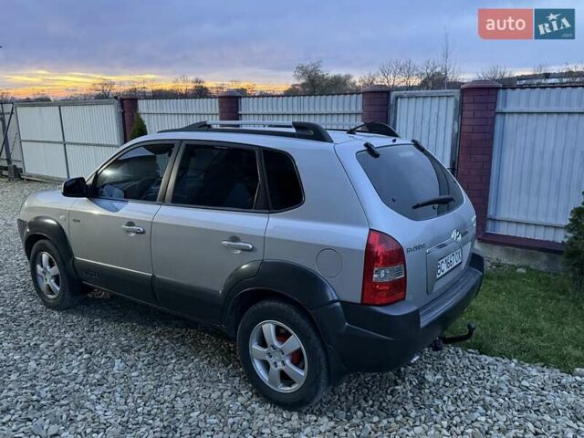 Серый Хендай Туксон, объемом двигателя 2 л и пробегом 248 тыс. км за 6599 $, фото 12 на Automoto.ua