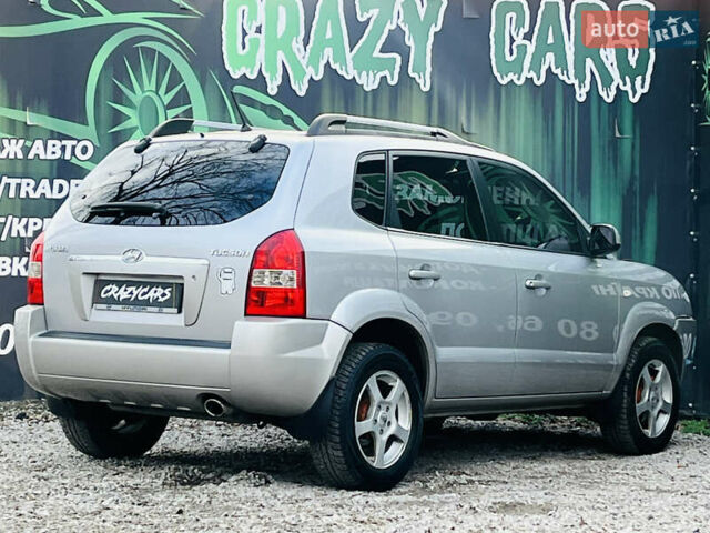 Серый Хендай Туксон, объемом двигателя 2 л и пробегом 182 тыс. км за 7200 $, фото 5 на Automoto.ua