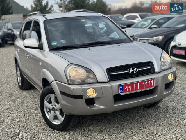 Серый Хендай Туксон, объемом двигателя 2 л и пробегом 155 тыс. км за 6989 $, фото 25 на Automoto.ua