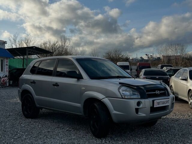 Сірий Хендай Туксон, об'ємом двигуна 0 л та пробігом 262 тис. км за 6800 $, фото 5 на Automoto.ua