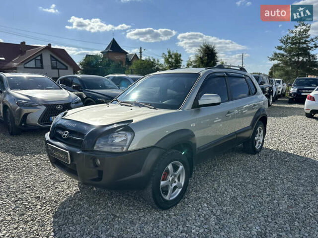 Сірий Хендай Туксон, об'ємом двигуна 1.98 л та пробігом 207 тис. км за 6900 $, фото 6 на Automoto.ua