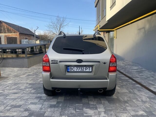 Серый Хендай Туксон, объемом двигателя 2.7 л и пробегом 172 тыс. км за 7500 $, фото 3 на Automoto.ua