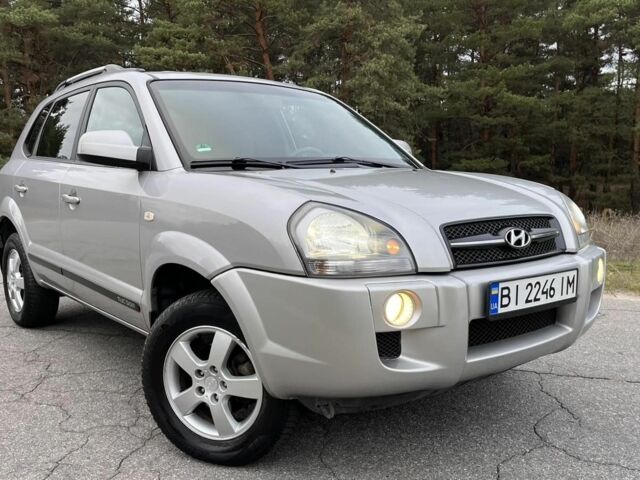 Сірий Хендай Туксон, об'ємом двигуна 2 л та пробігом 187 тис. км за 7650 $, фото 1 на Automoto.ua