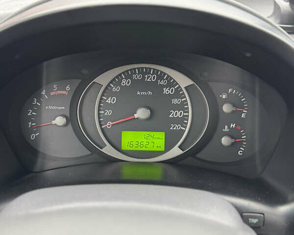 Серый Хендай Туксон, объемом двигателя 2 л и пробегом 163 тыс. км за 8350 $, фото 8 на Automoto.ua