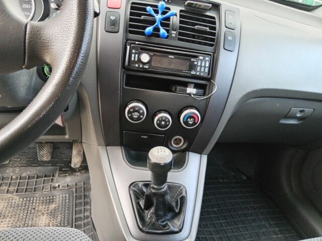 Серый Хендай Туксон, объемом двигателя 2 л и пробегом 267 тыс. км за 7200 $, фото 11 на Automoto.ua