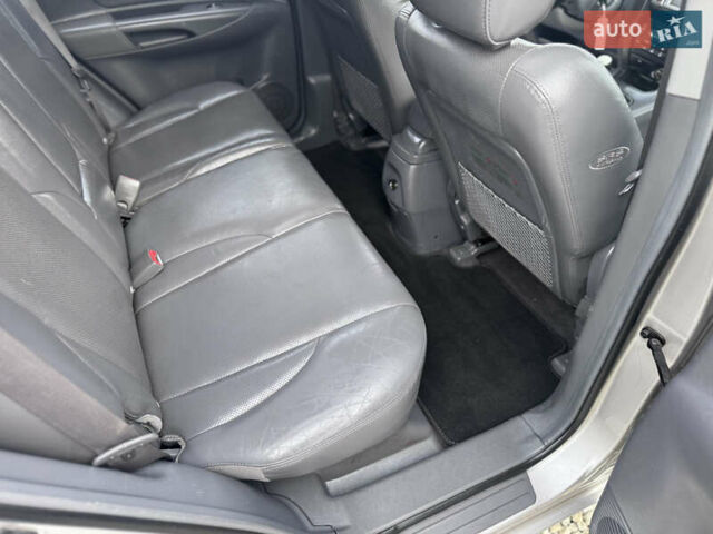 Серый Хендай Туксон, объемом двигателя 2 л и пробегом 155 тыс. км за 6989 $, фото 45 на Automoto.ua