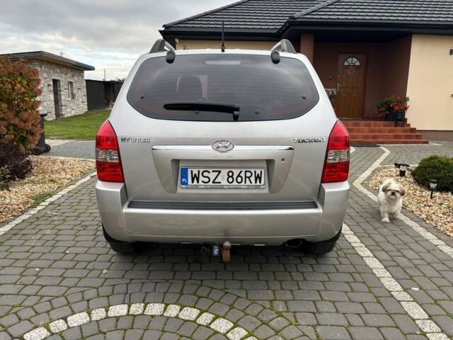 Серый Хендай Туксон, объемом двигателя 2 л и пробегом 210 тыс. км за 2350 $, фото 3 на Automoto.ua