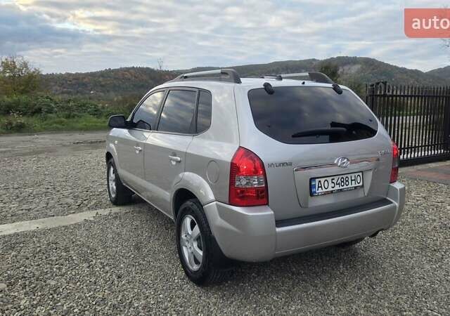 Хендай Туксон 2006 в Тячеве на Automoto.ua Серый Хендай Туксон, объемом двигателя 1.98 л и пробегом 192 тыс. км за 6950 $, фото 8 на Automoto.ua