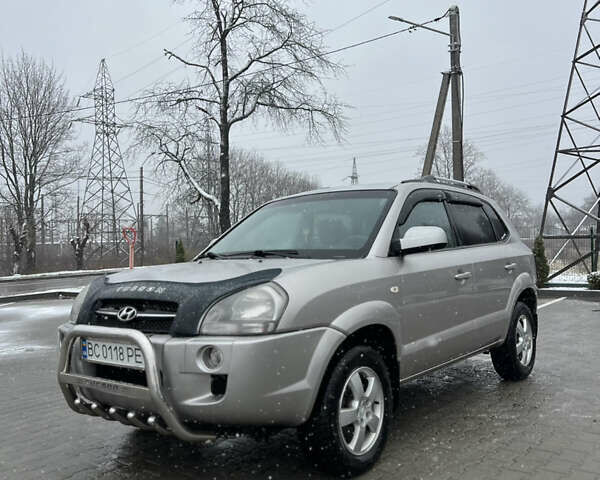 Сірий Хендай Туксон, об'ємом двигуна 1.99 л та пробігом 252 тис. км за 6700 $, фото 20 на Automoto.ua