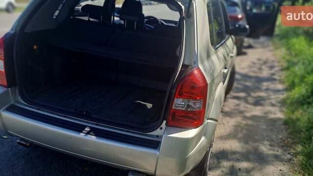 Сірий Хендай Туксон, об'ємом двигуна 2 л та пробігом 297 тис. км за 7300 $, фото 8 на Automoto.ua