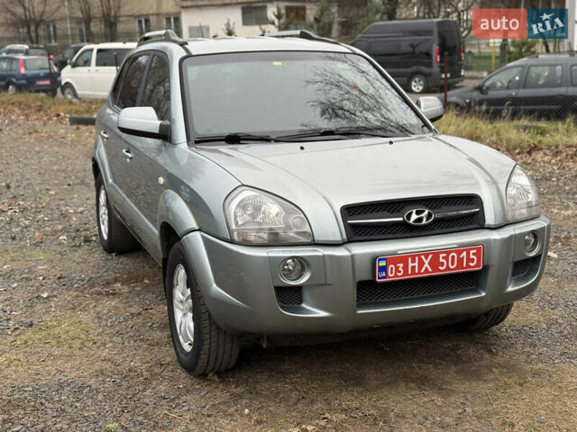 Серый Хендай Туксон, объемом двигателя 2 л и пробегом 231 тыс. км за 6999 $, фото 5 на Automoto.ua