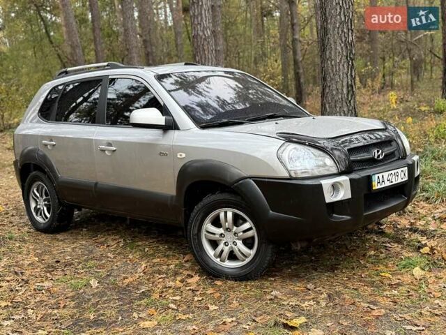 Хендай Туксон 2006 в Киеве на Automoto.ua Серый Хендай Туксон, объемом двигателя 1.98 л и пробегом 198 тыс. км за 7100 $, фото 10 на Automoto.ua