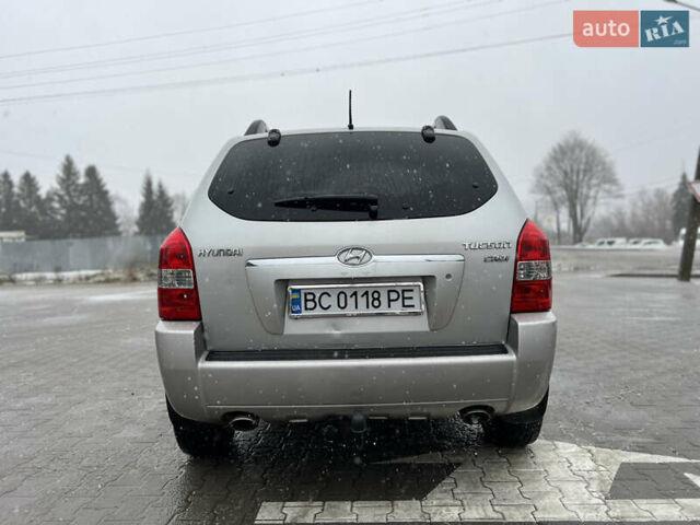 Сірий Хендай Туксон, об'ємом двигуна 1.99 л та пробігом 252 тис. км за 6700 $, фото 27 на Automoto.ua