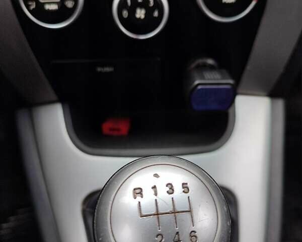 Серый Хендай Туксон, объемом двигателя 1.99 л и пробегом 178 тыс. км за 6700 $, фото 15 на Automoto.ua