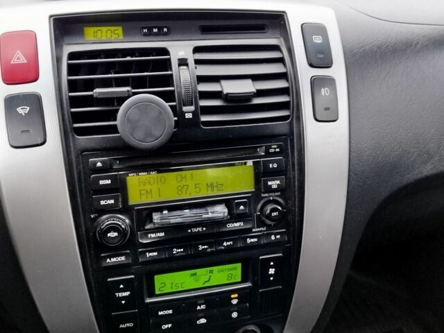 Хендай Туксон 2006 в Носовке на Automoto.ua Серый Хендай Туксон, объемом двигателя 2.7 л и пробегом 211 тыс. км за 7500 $, фото 8 на Automoto.ua