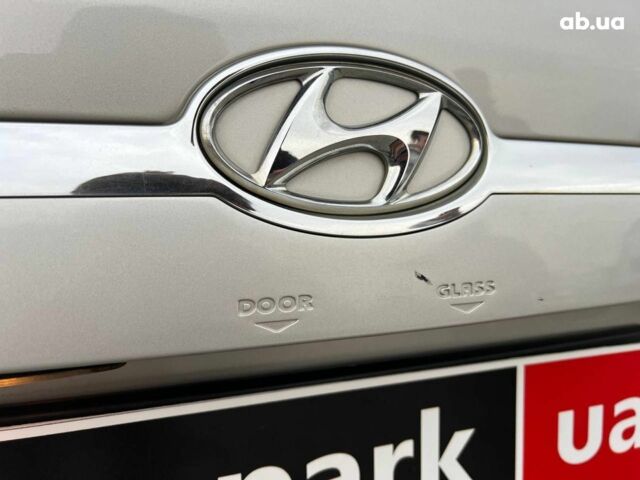 Сірий Хендай Туксон, об'ємом двигуна 2 л та пробігом 263 тис. км за 7440 $, фото 34 на Automoto.ua