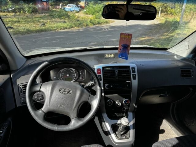 Хендай Туксон 2006 в Краматорске на Automoto.ua Серый Хендай Туксон, объемом двигателя 2 л и пробегом 300 тыс. км за 3500 $, фото 11 на Automoto.ua