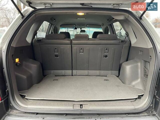 Серый Хендай Туксон, объемом двигателя 2 л и пробегом 108 тыс. км за 9200 $, фото 6 на Automoto.ua