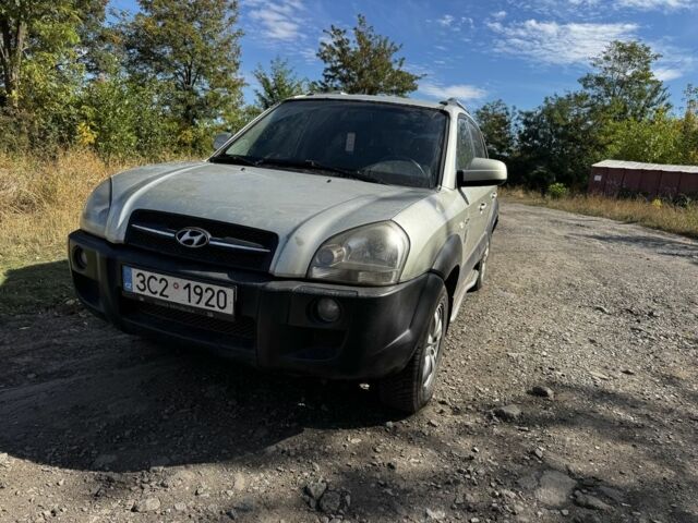Хендай Туксон 2006 в Краматорске на Automoto.ua Серый Хендай Туксон, объемом двигателя 2 л и пробегом 300 тыс. км за 3500 $, фото 1 на Automoto.ua