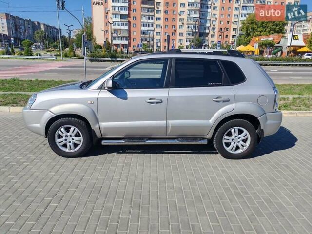Сірий Хендай Туксон, об'ємом двигуна 2 л та пробігом 191 тис. км за 6500 $, фото 9 на Automoto.ua
