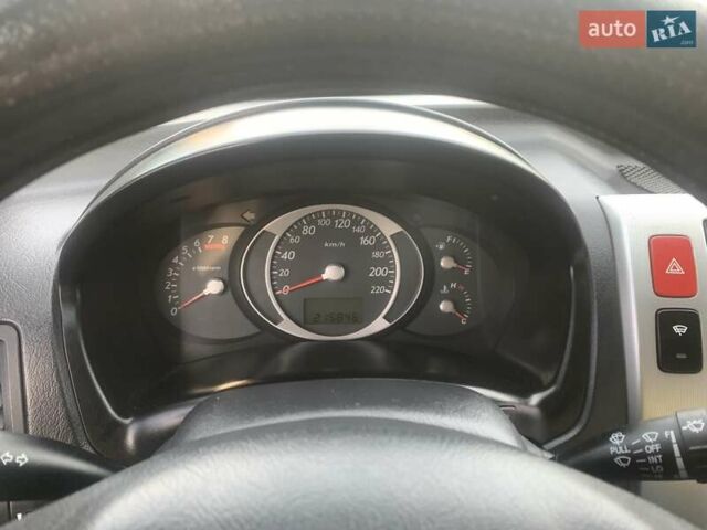 Серый Хендай Туксон, объемом двигателя 1.98 л и пробегом 215 тыс. км за 7500 $, фото 9 на Automoto.ua