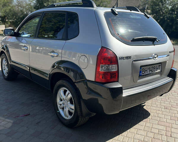 Сірий Хендай Туксон, об'ємом двигуна 1.98 л та пробігом 280 тис. км за 6700 $, фото 10 на Automoto.ua