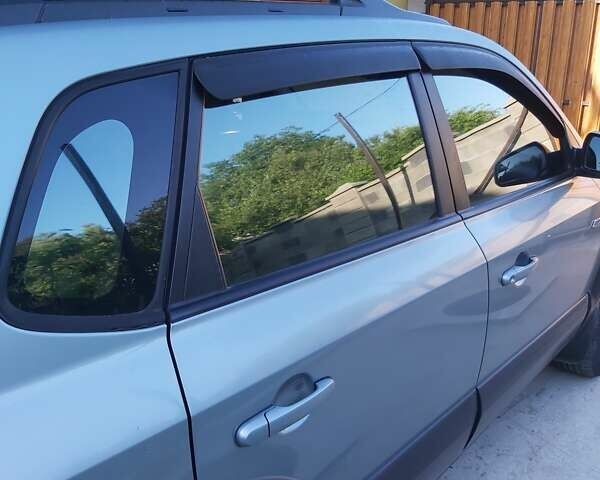 Сірий Хендай Туксон, об'ємом двигуна 1.99 л та пробігом 223 тис. км за 7500 $, фото 8 на Automoto.ua