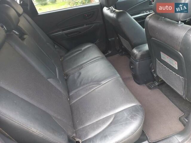 Серый Хендай Туксон, объемом двигателя 2 л и пробегом 224 тыс. км за 6900 $, фото 15 на Automoto.ua