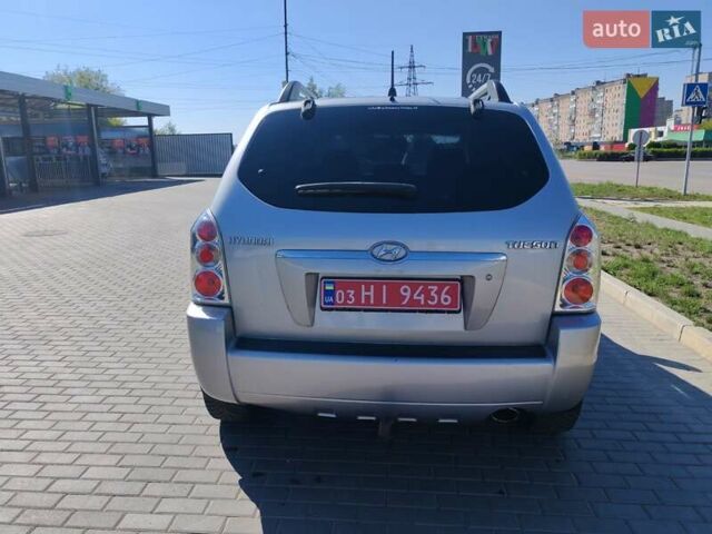 Сірий Хендай Туксон, об'ємом двигуна 2 л та пробігом 191 тис. км за 6500 $, фото 5 на Automoto.ua