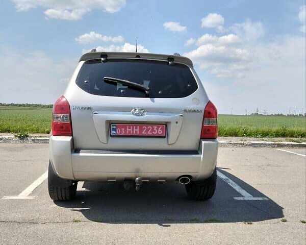 Сірий Хендай Туксон, об'ємом двигуна 1.98 л та пробігом 168 тис. км за 7390 $, фото 8 на Automoto.ua