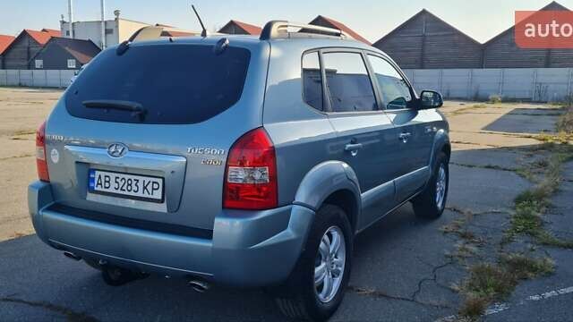 Сірий Хендай Туксон, об'ємом двигуна 1.99 л та пробігом 190 тис. км за 9600 $, фото 17 на Automoto.ua