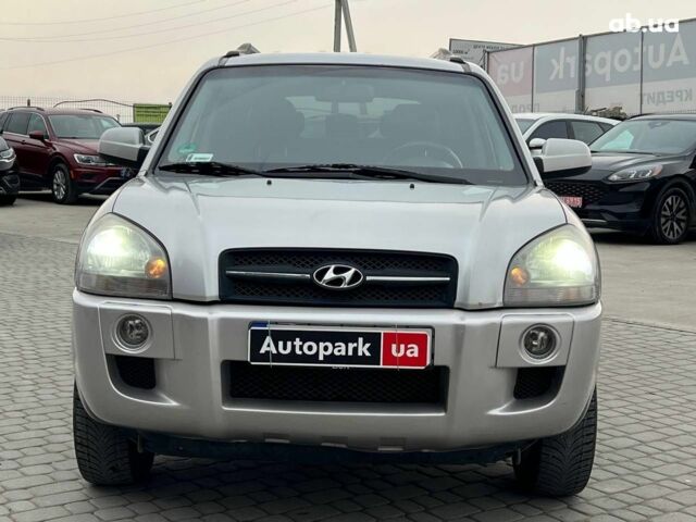 Сірий Хендай Туксон, об'ємом двигуна 2 л та пробігом 263 тис. км за 7440 $, фото 12 на Automoto.ua