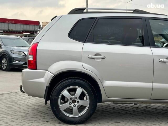 Сірий Хендай Туксон, об'ємом двигуна 2 л та пробігом 263 тис. км за 7440 $, фото 7 на Automoto.ua