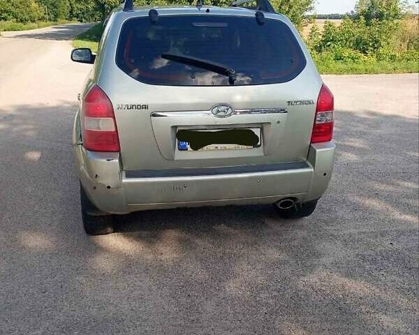 Сірий Хендай Туксон, об'ємом двигуна 1.98 л та пробігом 270 тис. км за 7000 $, фото 4 на Automoto.ua