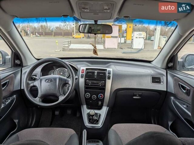 Сірий Хендай Туксон, об'ємом двигуна 2 л та пробігом 251 тис. км за 6999 $, фото 18 на Automoto.ua