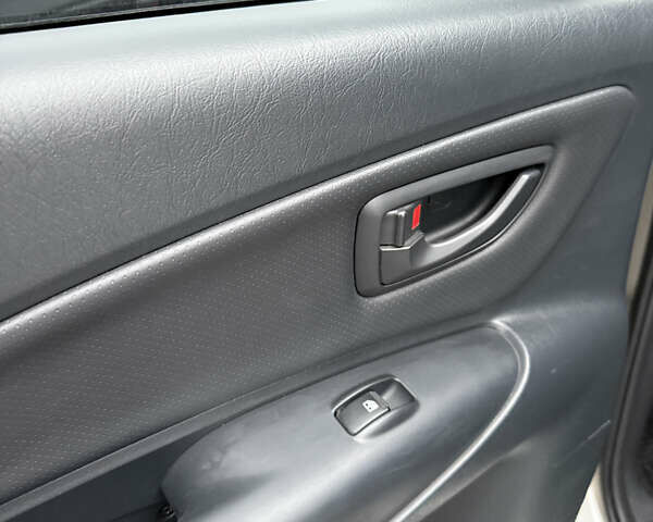 Серый Хендай Туксон, объемом двигателя 1.98 л и пробегом 193 тыс. км за 6500 $, фото 31 на Automoto.ua