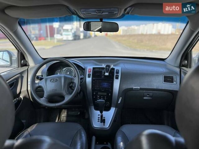 Сірий Хендай Туксон, об'ємом двигуна 2.7 л та пробігом 206 тис. км за 7600 $, фото 15 на Automoto.ua