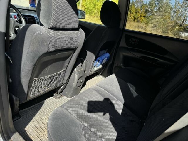 Хендай Туксон 2006 в Краматорске на Automoto.ua Серый Хендай Туксон, объемом двигателя 2 л и пробегом 300 тыс. км за 3500 $, фото 10 на Automoto.ua