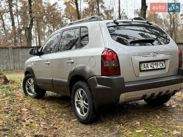 Хендай Туксон 2006 в Киеве на Automoto.ua Серый Хендай Туксон, объемом двигателя 1.98 л и пробегом 198 тыс. км за 7100 $, фото 16 на Automoto.ua