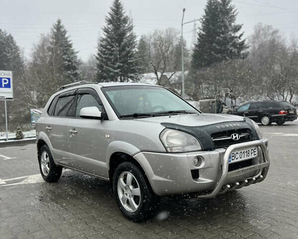 Сірий Хендай Туксон, об'ємом двигуна 1.99 л та пробігом 252 тис. км за 6700 $, фото 18 на Automoto.ua