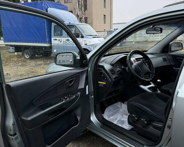 Серый Хендай Туксон, объемом двигателя 2 л и пробегом 231 тыс. км за 6999 $, фото 19 на Automoto.ua