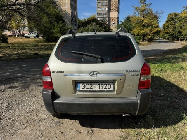 Хендай Туксон 2006 в Краматорске на Automoto.ua Серый Хендай Туксон, объемом двигателя 2 л и пробегом 300 тыс. км за 3500 $, фото 6 на Automoto.ua