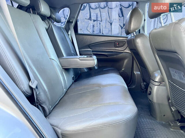 Сірий Хендай Туксон, об'ємом двигуна 2 л та пробігом 215 тис. км за 7350 $, фото 59 на Automoto.ua